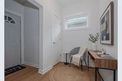 8137 S Loomis Boulevard, Chicago, IL 60620 - Photo 2