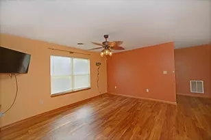 621 Mason St, Ottawa, IL 61350 - Photo 2