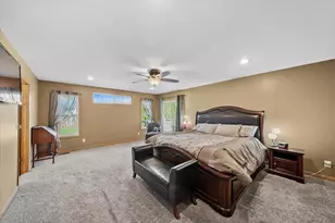 2 Division St, Bristol, IL 60512 - Photo 16