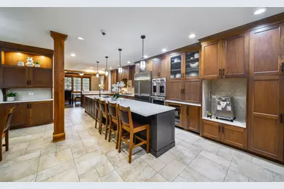 2009 Mackenzie Place #2009, Wheaton, IL 60187 - Photo 8