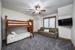 2009 Mackenzie Pl, Wheaton, IL 60187 - Photo 32