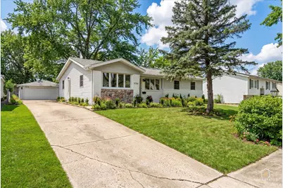 8766 S 83rd Court, Hickory Hills, IL 60457 - Photo 2