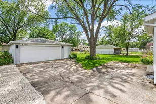 8766 S 83rd Ct, Hickory Hills, IL 60457 - Photo 36