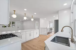 8766 S 83rd Ct, Hickory Hills, IL 60457 - Photo 18
