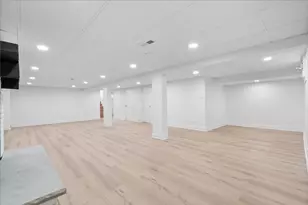 8766 S 83rd Ct, Hickory Hills, IL 60457 - Photo 32