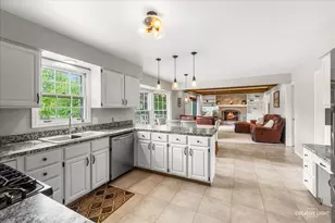 27W343 Churchill Rd, Winfield, IL 60190 - Photo 10