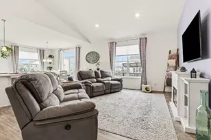 2077 Hearthstone Ave, Yorkville, IL 60560 - Photo 12