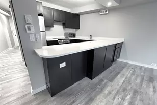 300 N State St, Chicago, IL 60654 - Photo 2