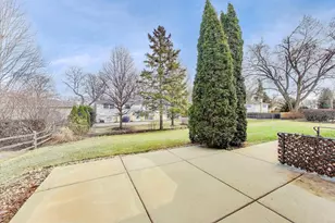 909 S Waverly Pl, Mount Prospect, IL 60056 - Photo 22