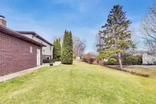 909 S Waverly Pl, Mount Prospect, IL 60056 - Photo 24