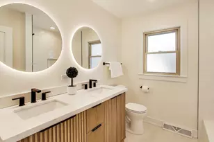 909 S Waverly Pl, Mount Prospect, IL 60056 - Photo 4