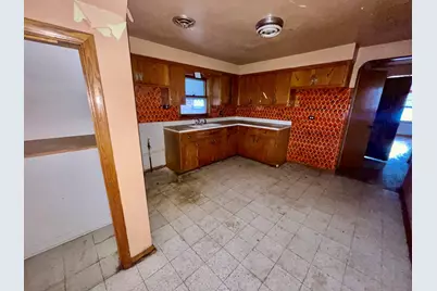 10209 S Vernon Avenue, Chicago, IL 60628 - Photo 18