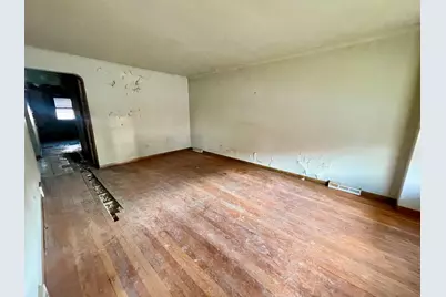 10209 S Vernon Avenue, Chicago, IL 60628 - Photo 4