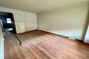 10209 S Vernon Ave, Chicago, IL 60628 - Photo 4