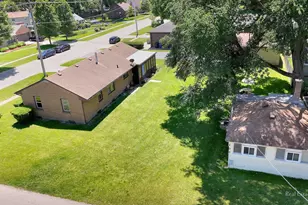 319 N Lord Ave, Carpentersville, IL 60110 - Photo 30