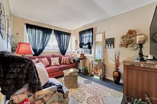 319 N Lord Ave, Carpentersville, IL 60110 - Photo 28