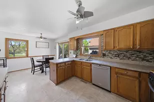 638 Anne Ct, Bolingbrook, IL 60440 - Photo 16