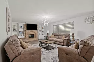 1542 Wood Creek Trail, Bartlett, IL 60103 - Photo 6