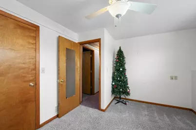 509 N 6th Street, Eldridge, IA 52748 - Photo 28