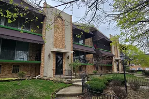 9637 S Keeler Ave, Oak Lawn, IL 60453 - Photo 2