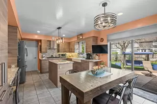 4328 Phyllis Dr, Northbrook, IL 60062 - Photo 12