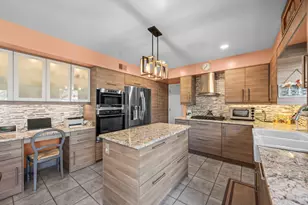 4328 Phyllis Dr, Northbrook, IL 60062 - Photo 14