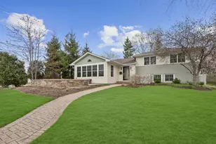 614 West St, Libertyville, IL 60048 - Photo 1