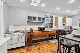 2404 Ridge Ave, Evanston, IL 60201 - Photo 8