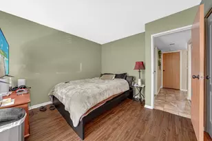 9381 Bay Colony Dr, Des Plaines, IL 60016 - Photo 12