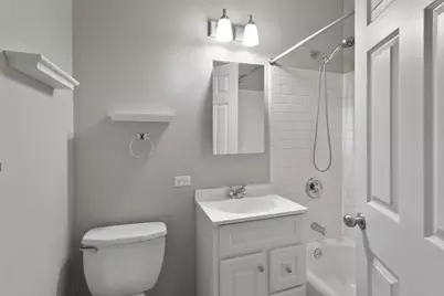 1532 W 18th Place #1R, Chicago, IL 60608 - Photo 6