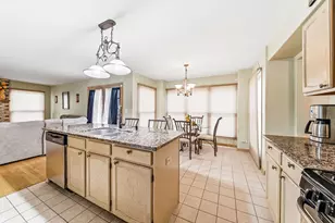 275 Farmhill Dr, Algonquin, IL 60102 - Photo 16