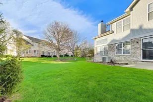 1422 Welland Ct, Roselle, IL 60172 - Photo 32