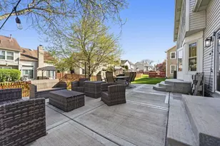 1601 Crowfoot Cir N, Hoffman Estates, IL 60169 - Photo 20