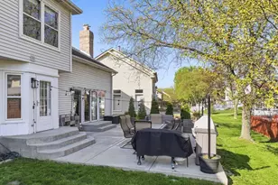 1601 Crowfoot Cir N, Hoffman Estates, IL 60169 - Photo 22