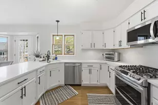 1601 Crowfoot Cir N, Hoffman Estates, IL 60169 - Photo 8