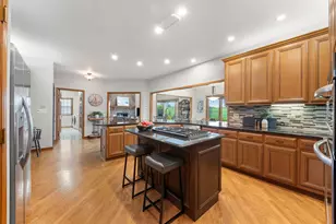 6304 Snead Ct, Woodridge, IL 60517 - Photo 6