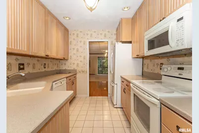 3407 41st Street #0, Moline, IL 61265 - Photo 4