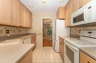 3407 41st St, Moline, IL 61265 - Photo 4
