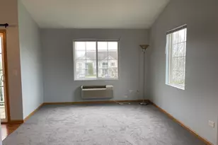 1517 Silverstone Dr, Carpentersville, IL 60110 - Photo 6