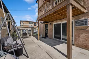 2746 N 75th Ct, Elmwood Park, IL 60707 - Photo 4