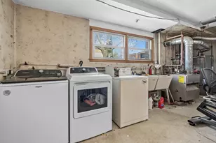 2746 N 75th Ct, Elmwood Park, IL 60707 - Photo 8