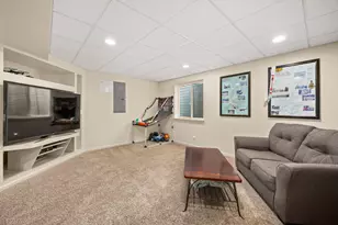 629 Buckboard Ln, Sycamore, IL 60178 - Photo 32