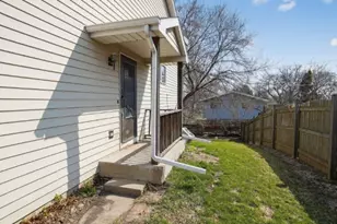 115 N McAree Rd, Waukegan, IL 60085 - Photo 4