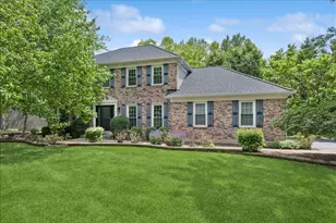 3002 Easton Pl, Saint Charles, IL 60175 - Photo 2