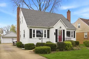 221 S Michigan Ave, Addison, IL 60101 - Photo 2