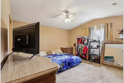 3312 Gilboa Avenue, Zion, IL 60099 - Photo 8
