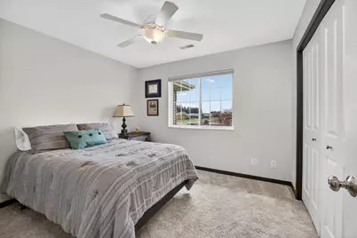 440 E Franklin Street #204, Eldridge, IA 52748 - Photo 14