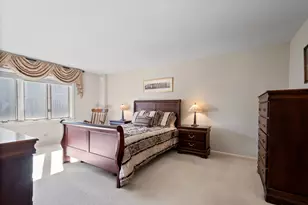 22 Park Ln, Park Ridge, IL 60068 - Photo 14