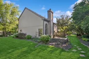 1204 Hobson Oaks Ct, Naperville, IL 60540 - Photo 4