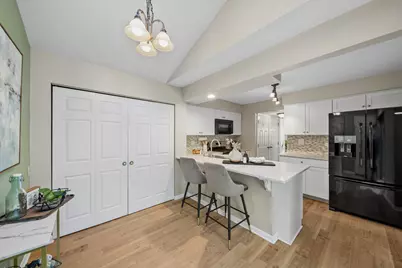 1204 Hobson Oaks Court #1204, Naperville, IL 60540 - Photo 10